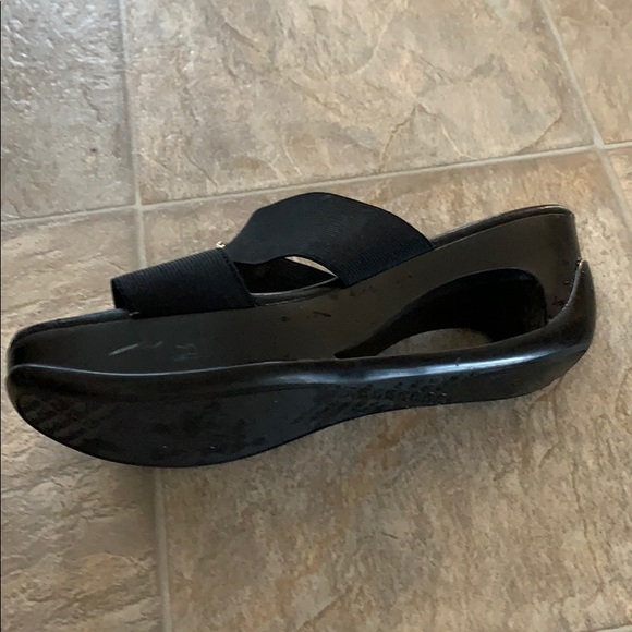 Sandals - Picture 3 of 12